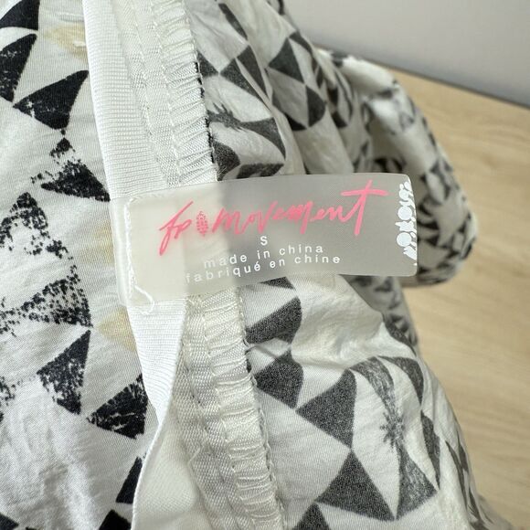 Free People FP Movement Shorts Womens S Way Home Athletic Trance Abstract FLAWS - Picture 6 of 10